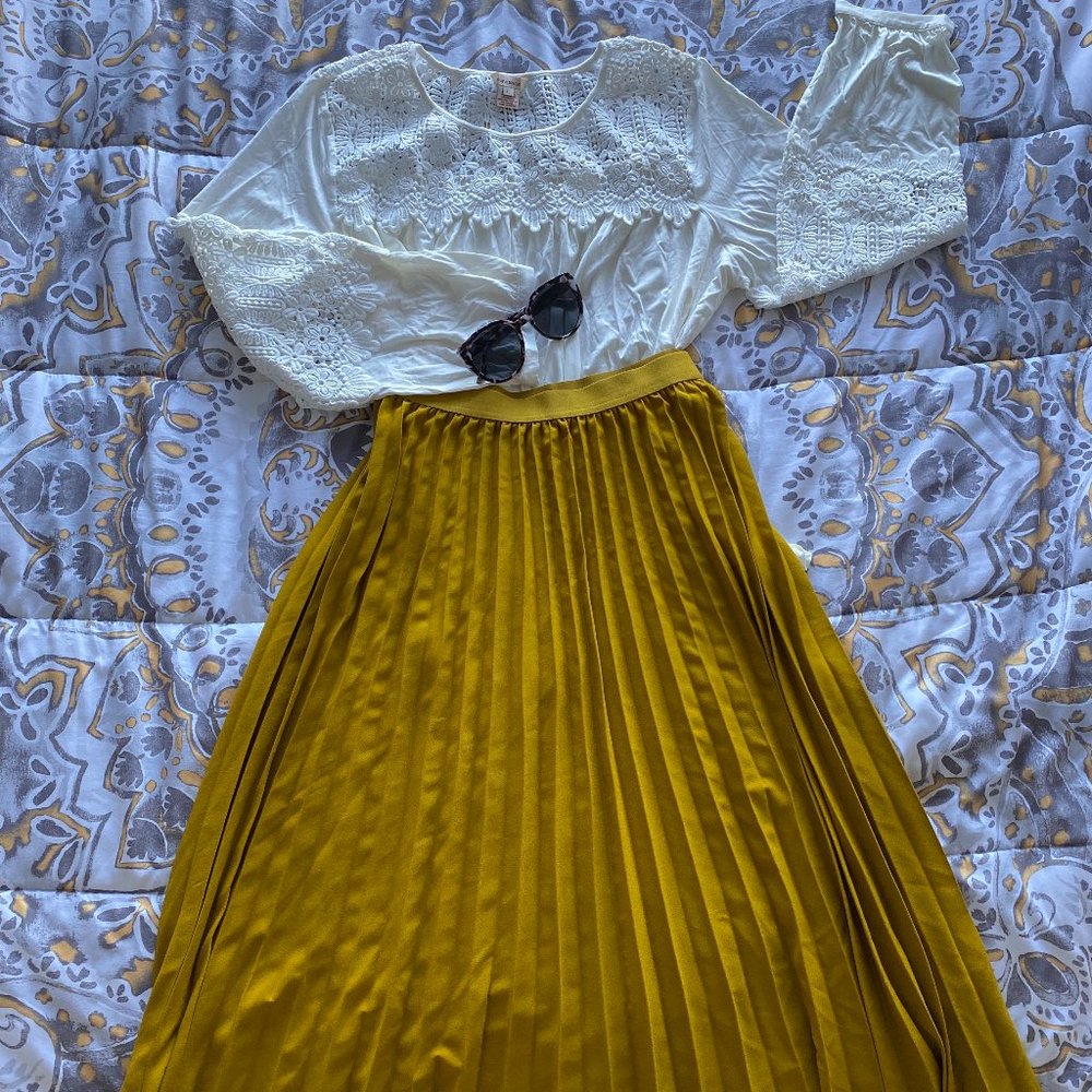 A New Day – Pleated Midi Skirt 💛